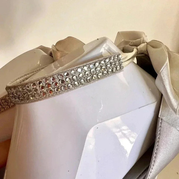 New in box Women's Colorifics Sandals, Silver, Size 8 M - Picture 7 of 15